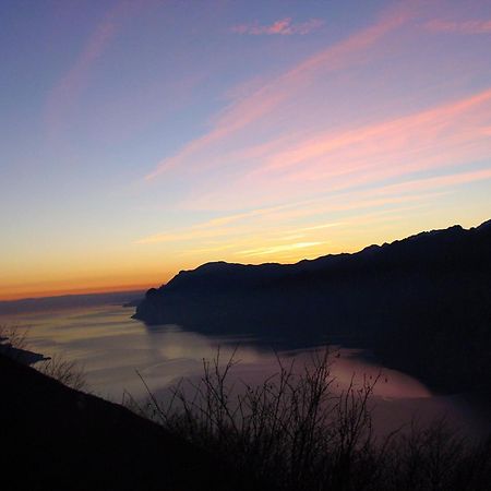 Hotel Garni Villa Magnolia Torbole Sul Garda Exterior foto