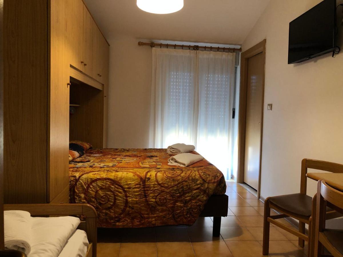 Hotel Garni Villa Magnolia Torbole Sul Garda Exterior foto