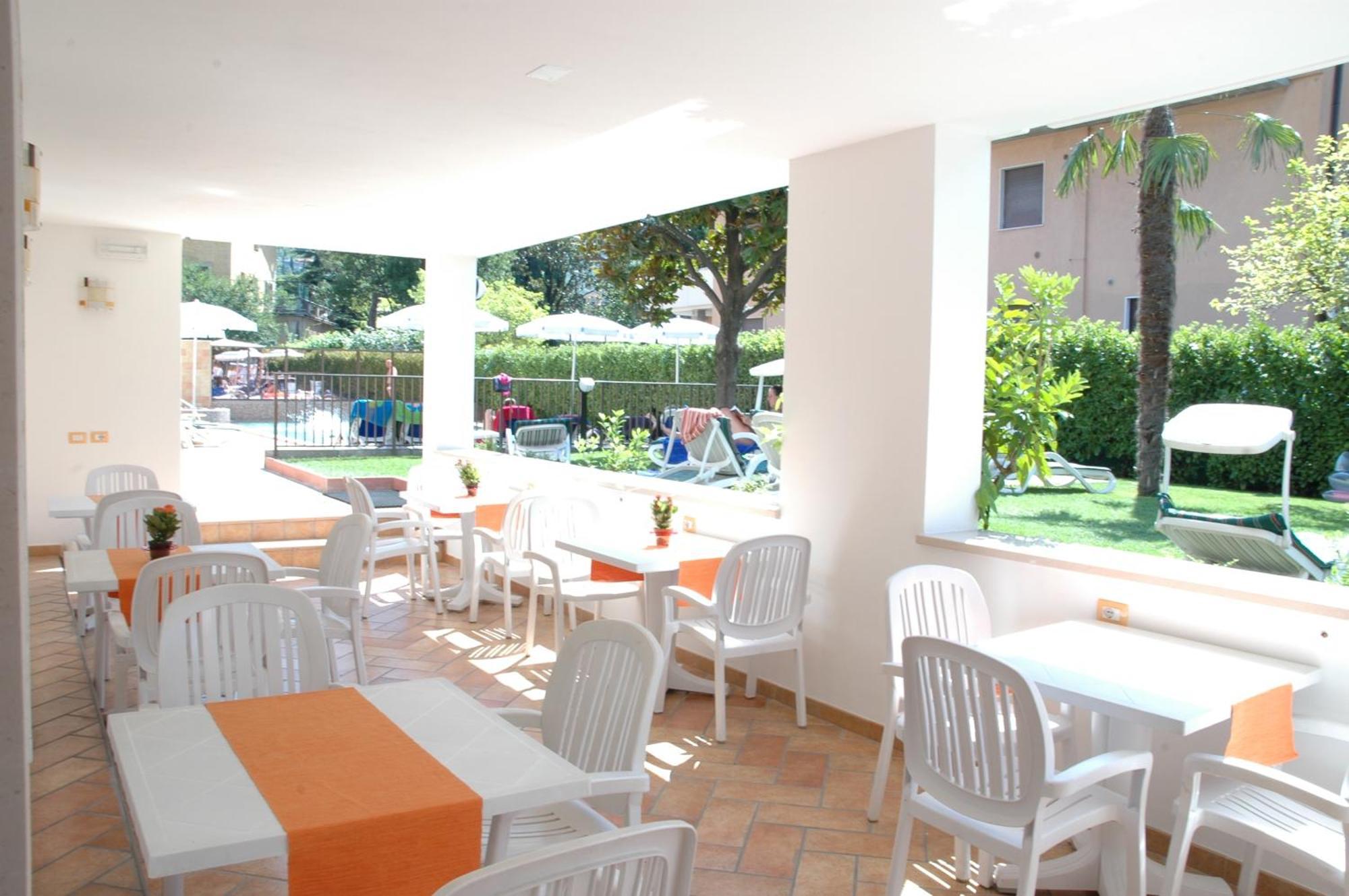 Hotel Garni Villa Magnolia Torbole Sul Garda Exterior foto