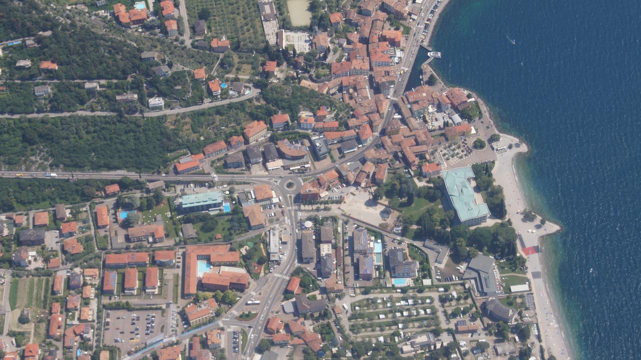 Hotel Garni Villa Magnolia Torbole Sul Garda Exterior foto