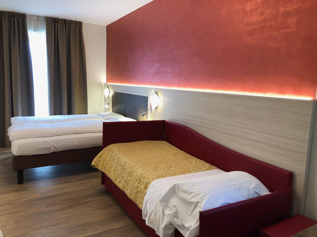 Hotel Garni Villa Magnolia Torbole Sul Garda Exterior foto