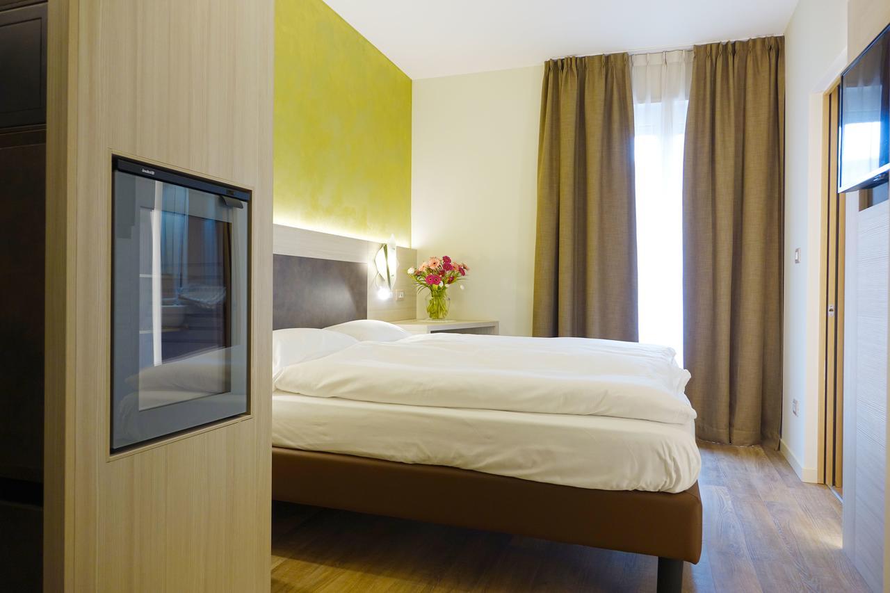Hotel Garni Villa Magnolia Torbole Sul Garda Exterior foto