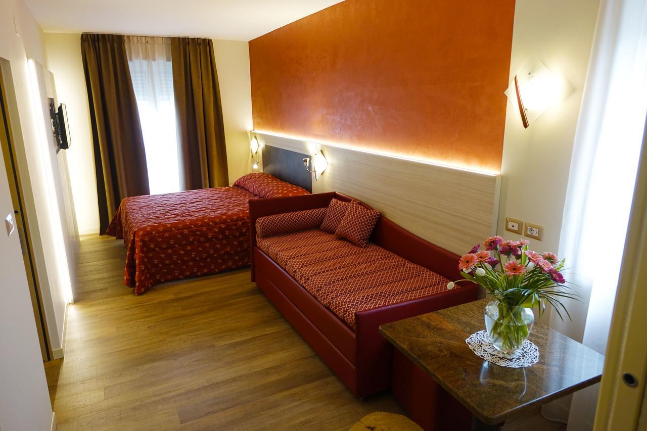 Hotel Garni Villa Magnolia Torbole Sul Garda Exterior foto