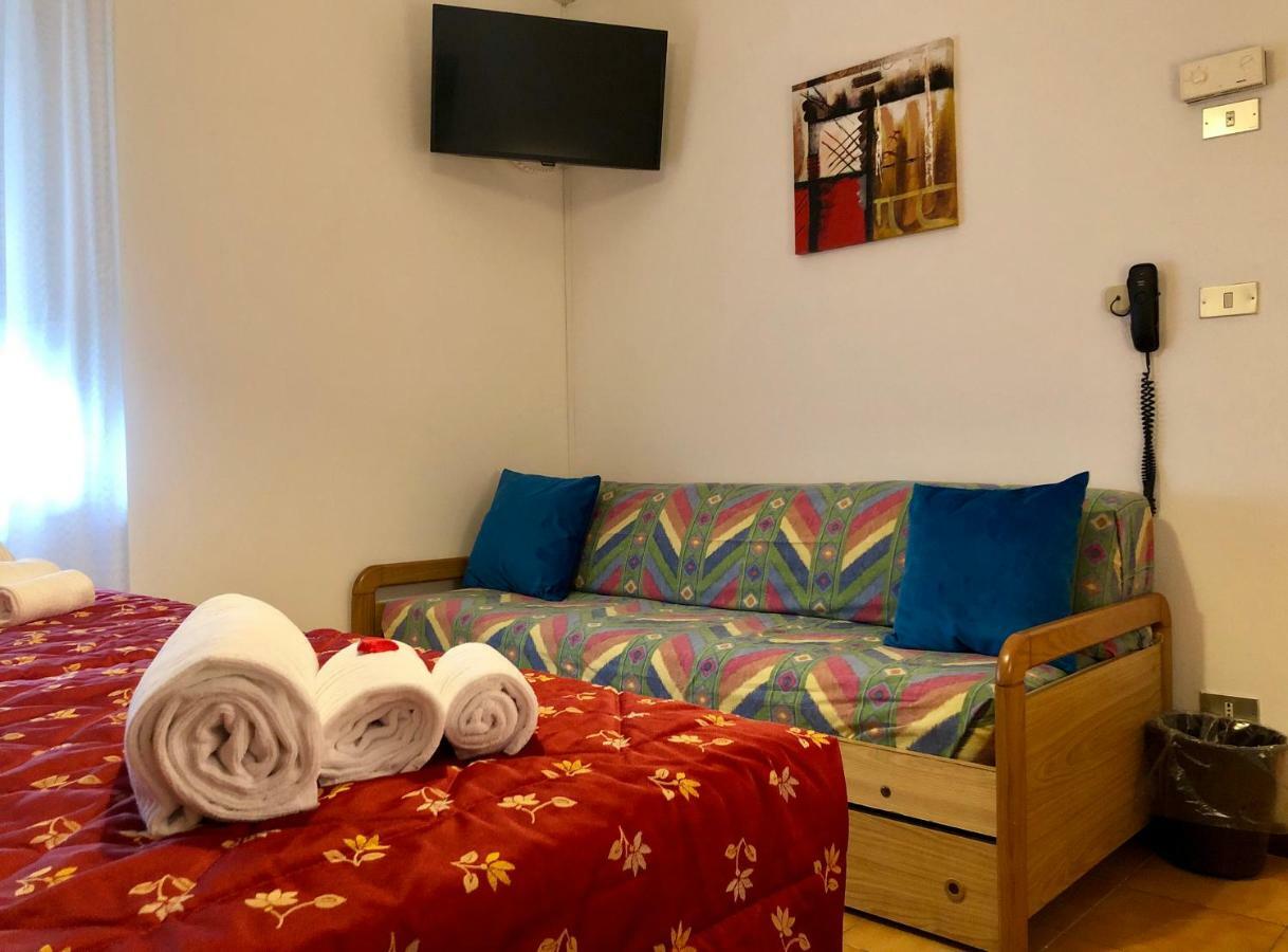 Hotel Garni Villa Magnolia Torbole Sul Garda Exterior foto